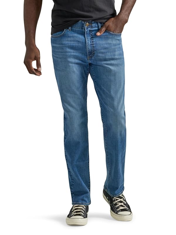 Lee Men's Extreme Motion Regular Straight Jean Space Iris 42W x 30L by Lee - Used condition - US$31.24