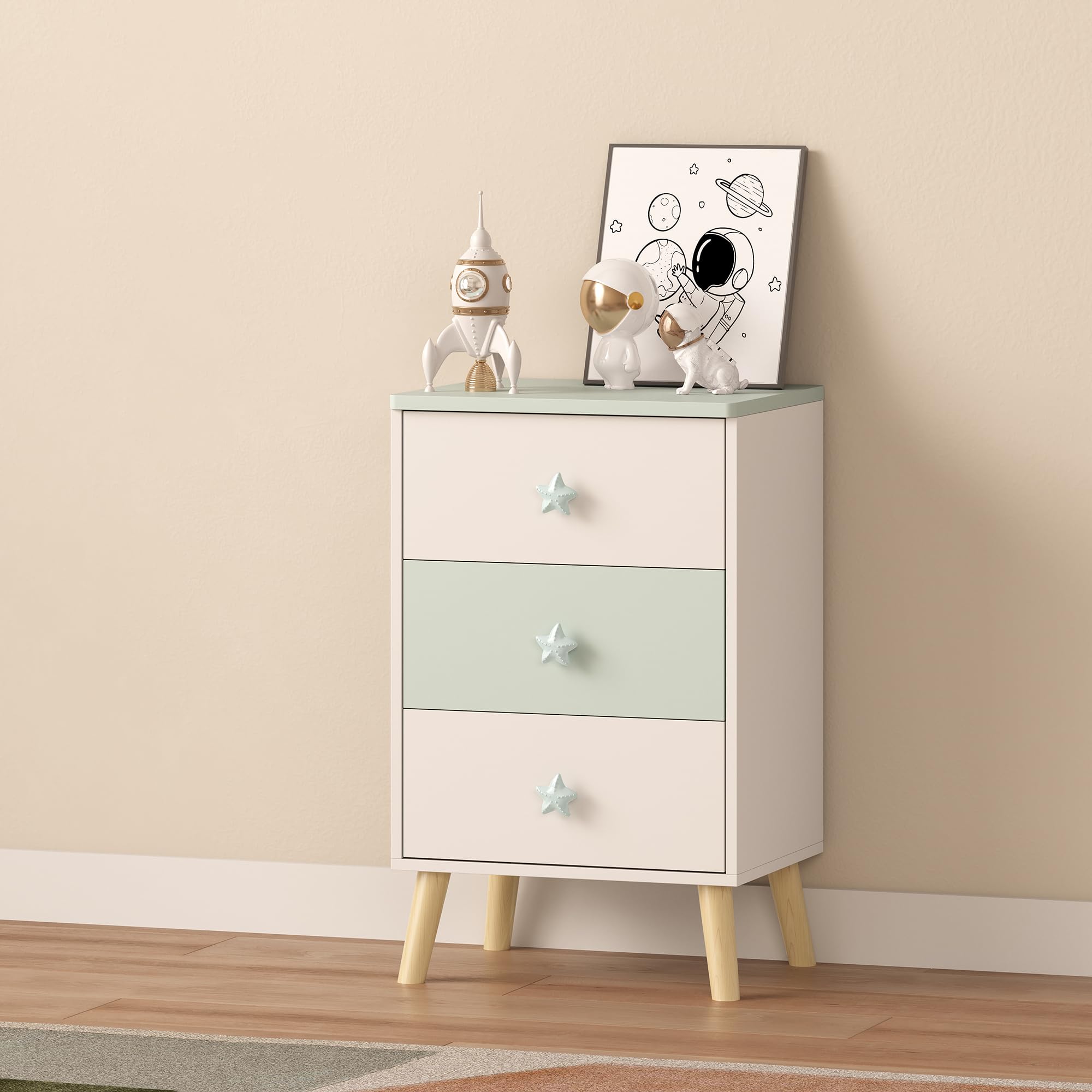 [en.​casa] Mesita de Noche Infantil Sandnes Cajonera Mesa Auxiliar para Niños con 3 Cajones Pomo en Forma de Estrella para Habitación Infantil Sala de Juegos MDF/​Pino 62x38x30 cm - Blanco/​Verde Menta
