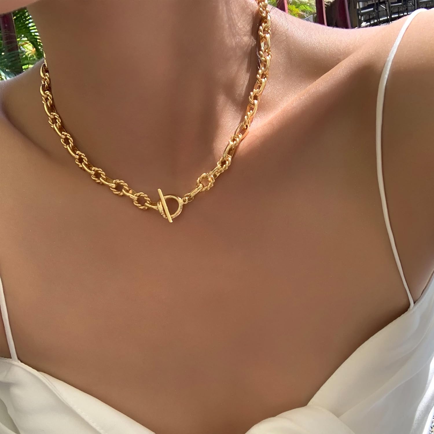 Chunky Gold Choker Necklace for Women, 18K Gold Plated Twisted Oval Link Chain Choker Toggle Clasp Necklace for Women Jewelry Gift - Image 2