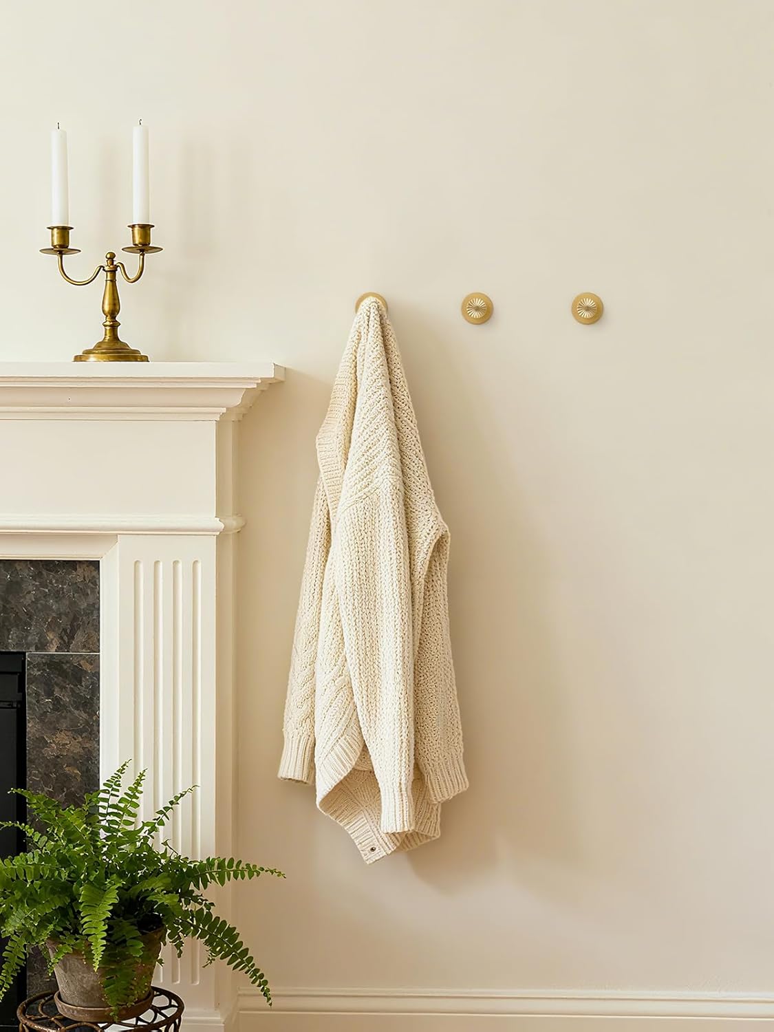 Pack of 4 Self-Adhesive Clothes Hooks for Bathroom Gold Bathrobe Towel Hooks for Hanging Kitchen Decorative Heavy Duty Zinc Alloy