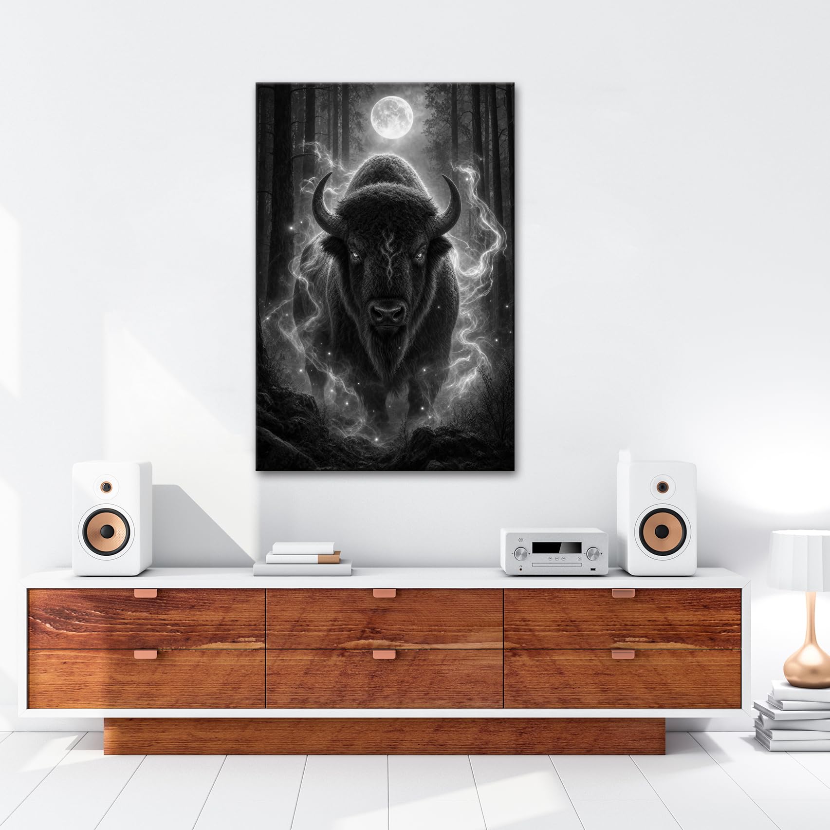 Obraz na płótnie Bison ze świecącymi oczami w pełni księżyca 80 x 60 cm czarno-biały