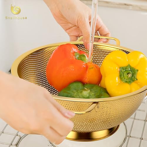 Miniatura 5 de Snailhouse Colador, 5 cuartos de galón de acero inoxidable para pasta de arroz y alimentos con asas y base autodrenante para cocina, color dorado