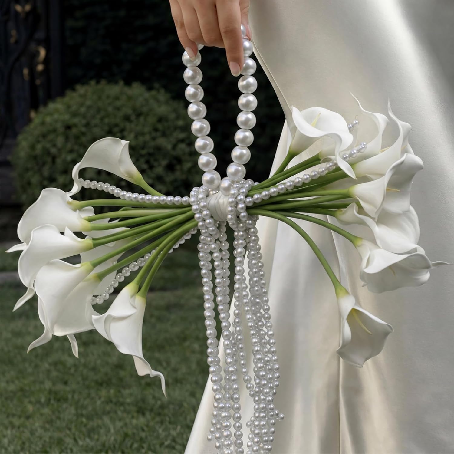 Yinder 14 Pcs Calla Lily Bridal Bouquet with Pearl Handle, Bridal Pearly Wedding Bouquet with Flowers with Pearl Bead for Wedding Marriage Party Church Bridesmaid