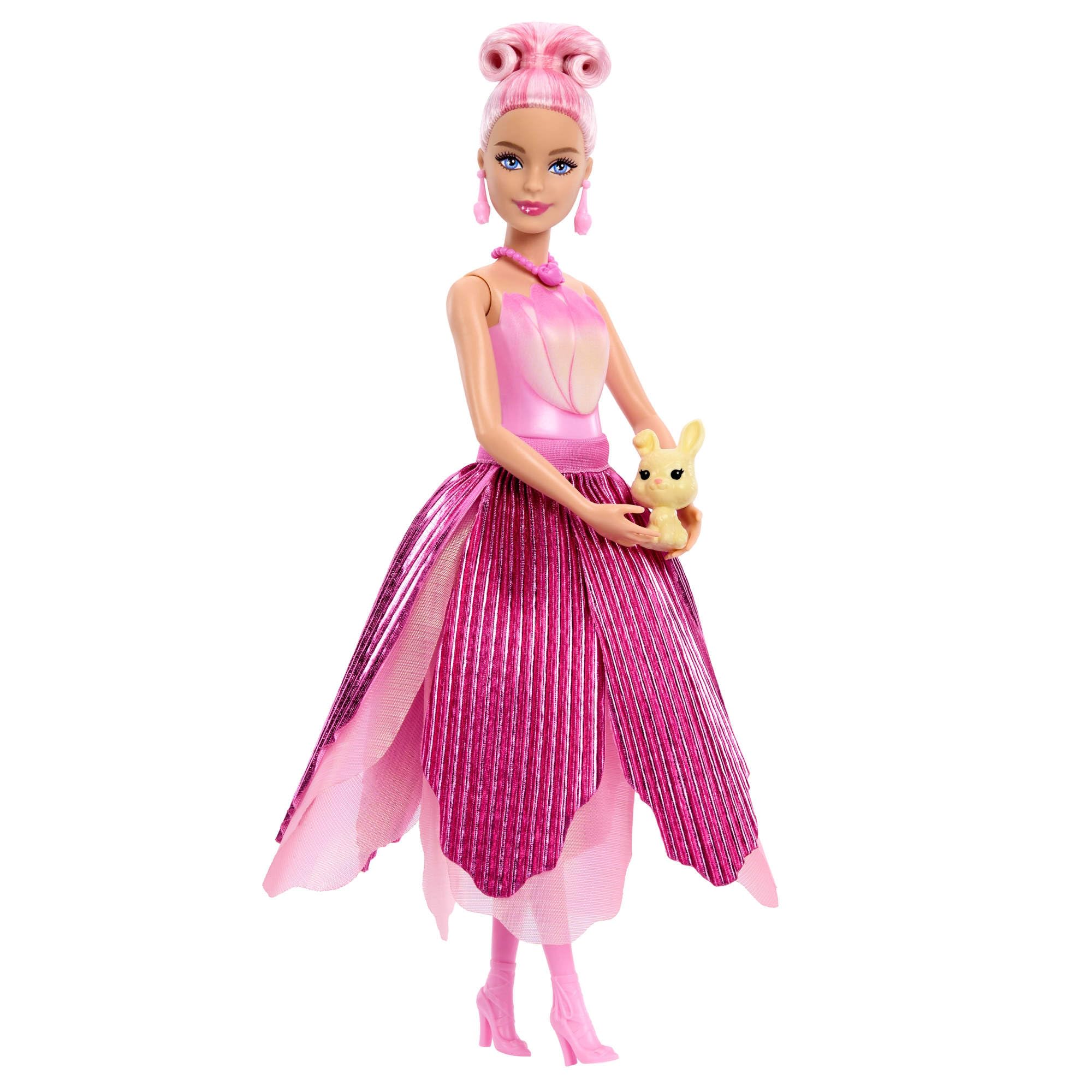 Barbie Petal Pop, bambola profumata con abito tulipano rosa e accessori, sorpresa bouquet con coniglietto e accessori come annaffiatoio, collana e orecchini, JMF57