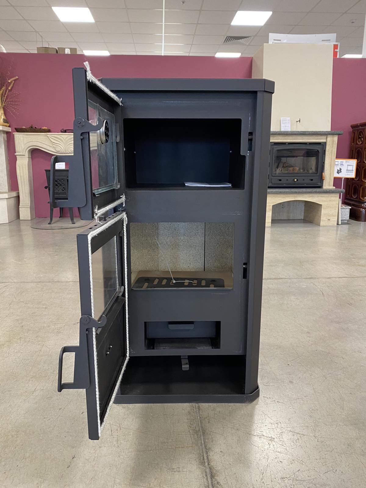 Prity Cheminée avec four, 12 kW, noir, bois, briquettes de bois, métal, autonome, ventilation directe, rendement 77,7 %, 101 kg, 49 x 46 x 93 cm