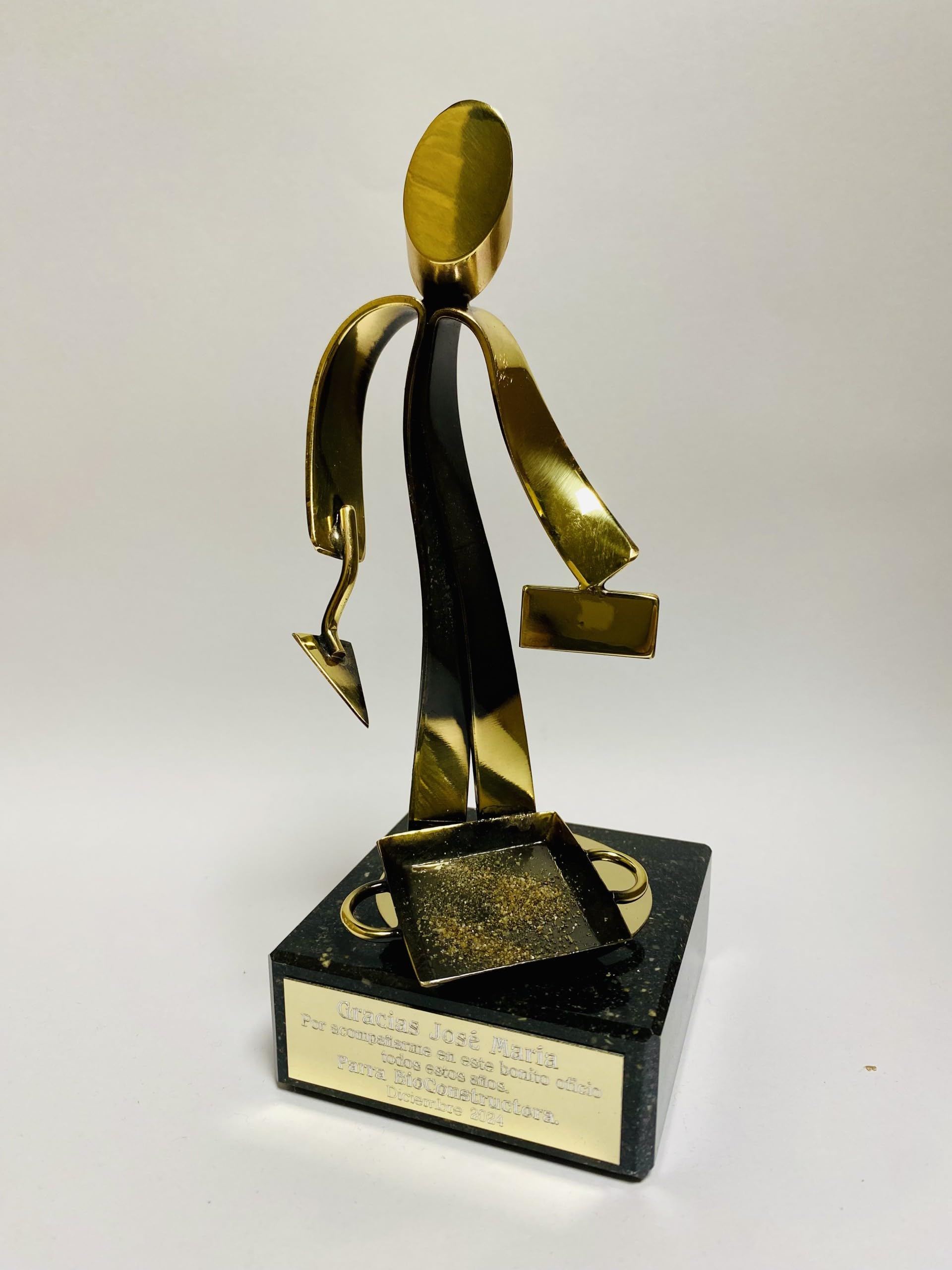 Regalo Albañil Jubilación Figura Personalizada de 17cm de Altura con peana de mármol