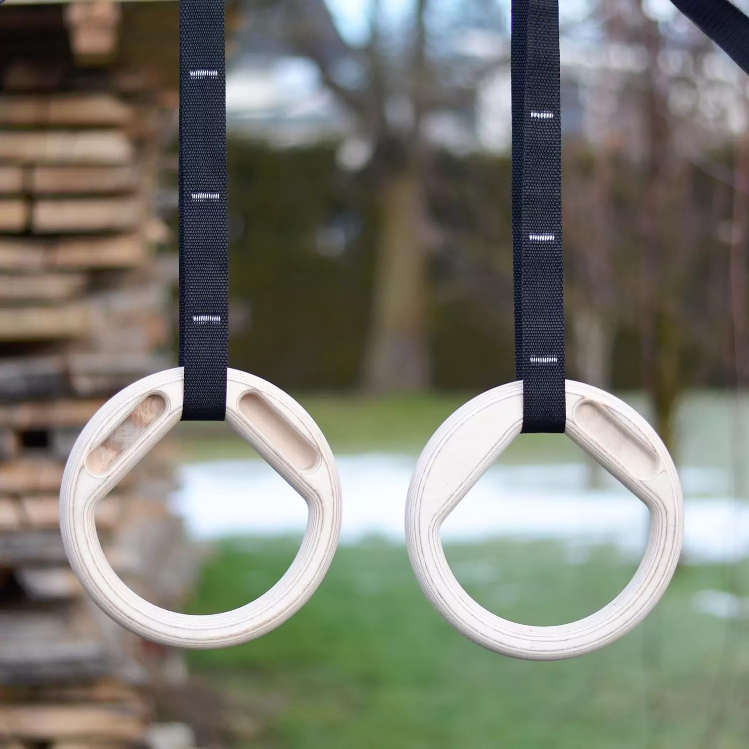 Kletter-Turnringe – Turnringe aus Holz mit Hangboard-Taschen – 28 mm Dicke Ringe mit 5 Meter verstellbaren Riemen mit eingenähten Höhenmarkierungen – hochwertiges Birkenholz
