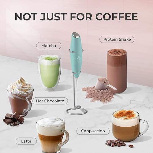 Vista 369 de Zulay Kitchen - Espumador de leche de mano con pilas AA Duracell: batidora de bebidas resistente para café, latte, capuchino y más, color aurora