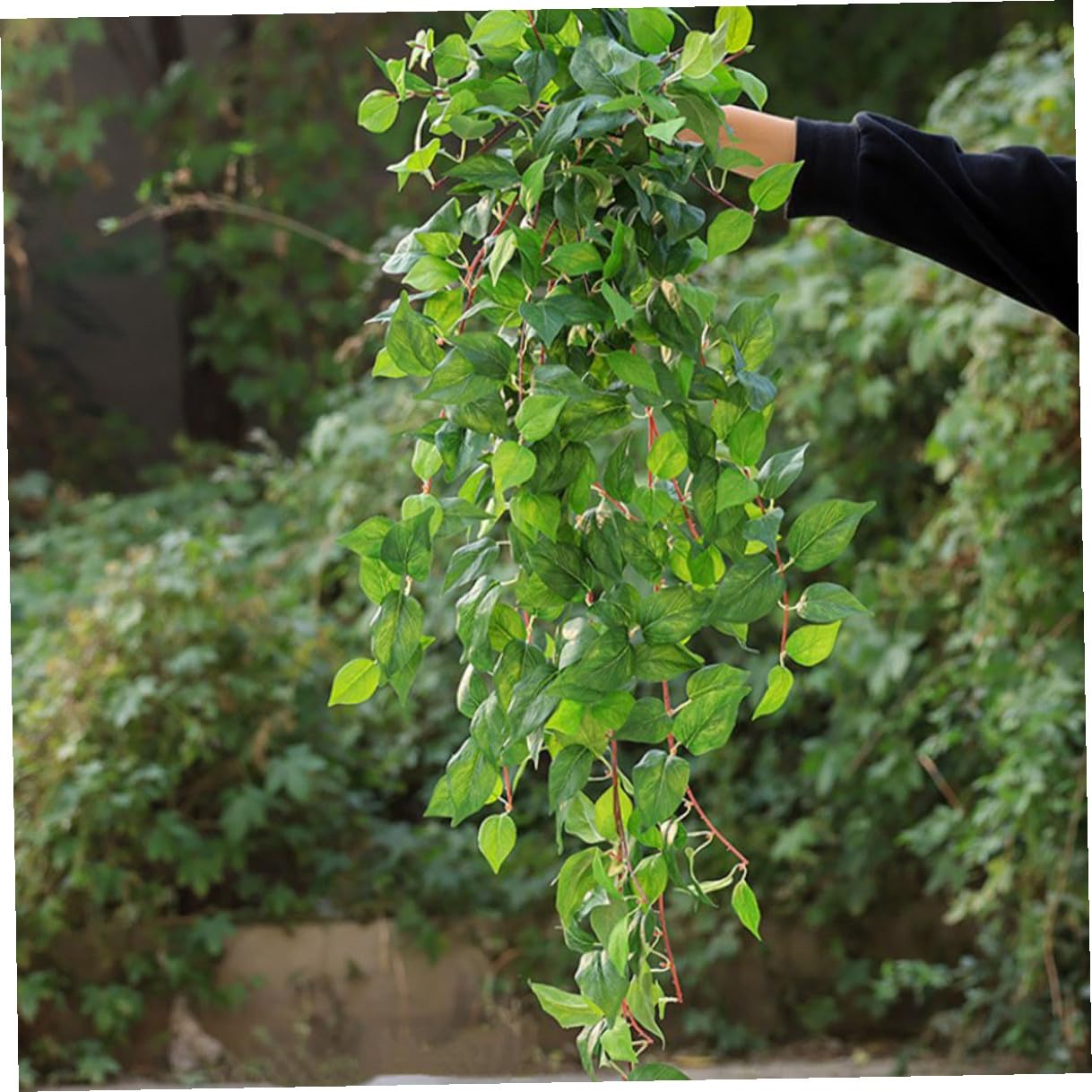 ULTECHNOVO Pianta Sospesa Artificiale Verde in Rattan, Decorazione Murale Foglie Finte per Giardino e Terrazzo, Adatta a Matrimoni e Spazi Interni