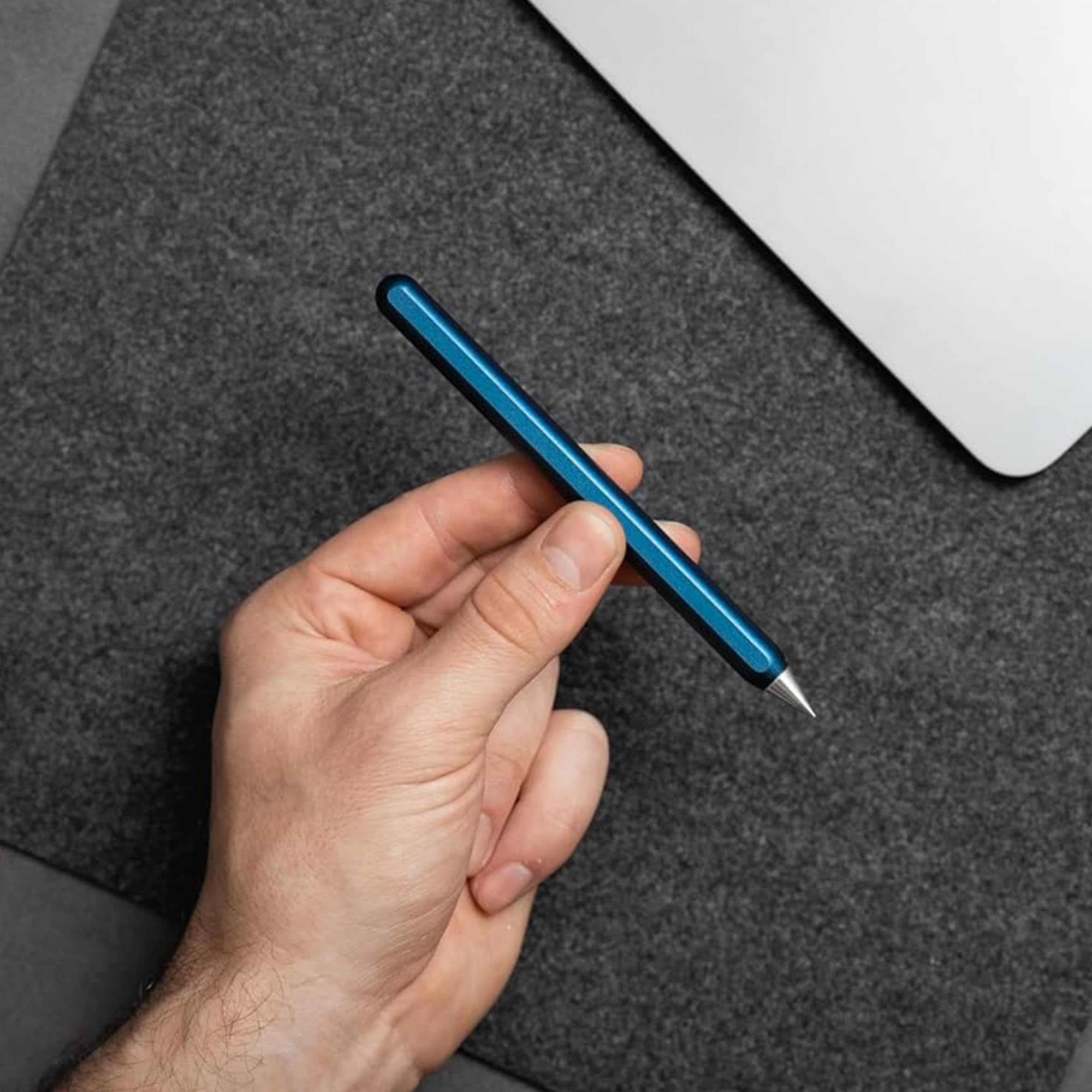 200354 AEON Pure Pencil aus Aluminium - Bleistift mit magnetischer Graphit-Spitze HB zum Wechseln - Night Sky