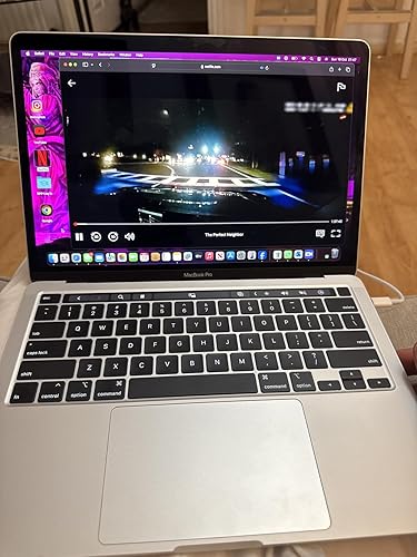 2020 Apple MacBook Pro with 2.3GHz Intel Core i7 (13-inch, 32GB