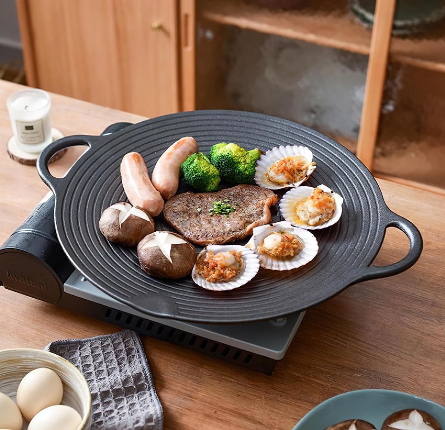 Cast iron barbecue plate, camping threaded barbecue plate, household non stick pan, portable iron plate pan (13.78inch)