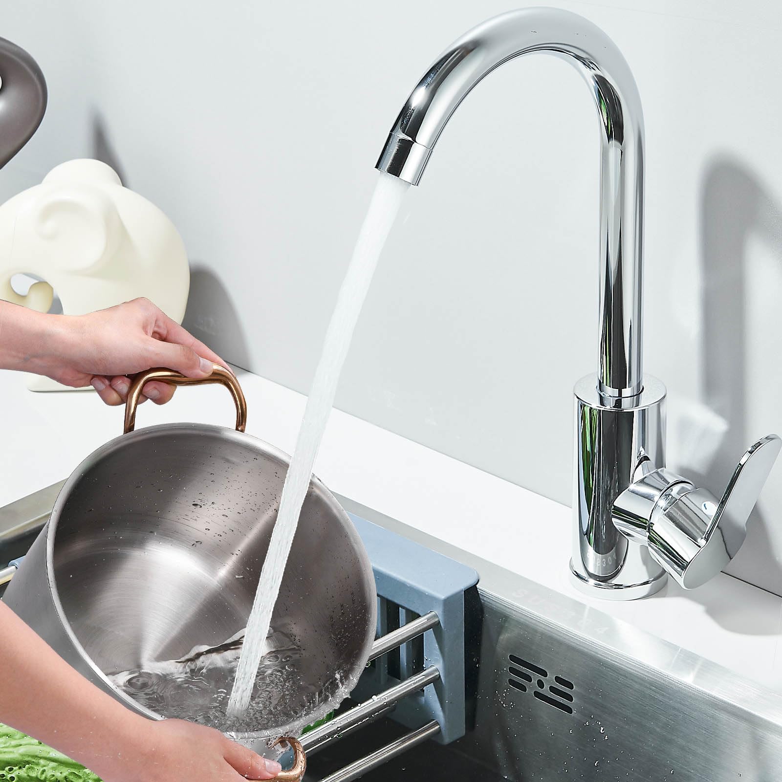 Wasserhahn Küche Küchenarmatur mit Einhebelmische 360° Drehung Hochdruck Spültischarmatur Mischbatterie Küche Edelstahl Küchenarmatur mit Hoher Auslauf, Chrom