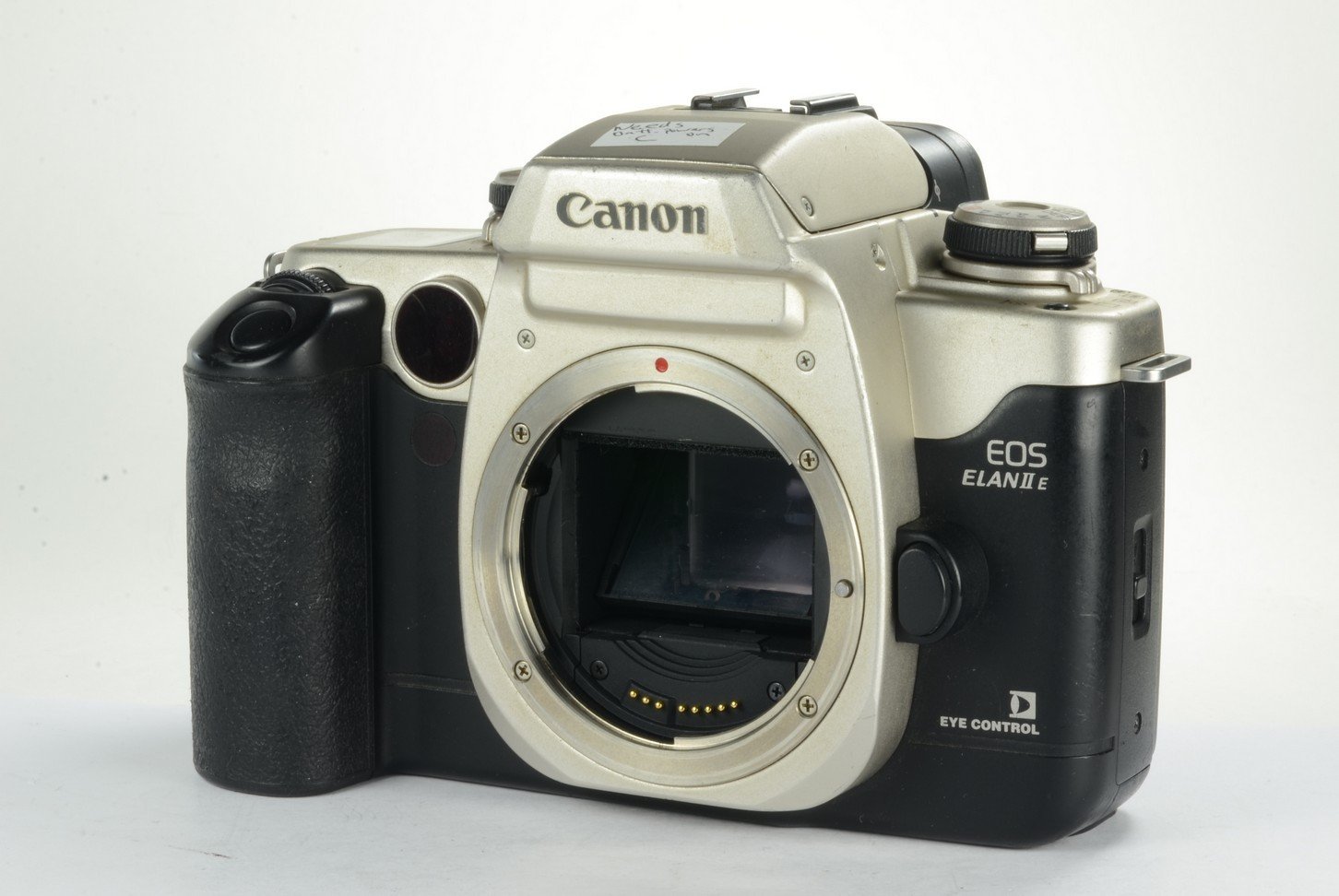 Amazon.com : Canon EOS Elan IIe 35mm SLR Camera (Body Only) : Slr