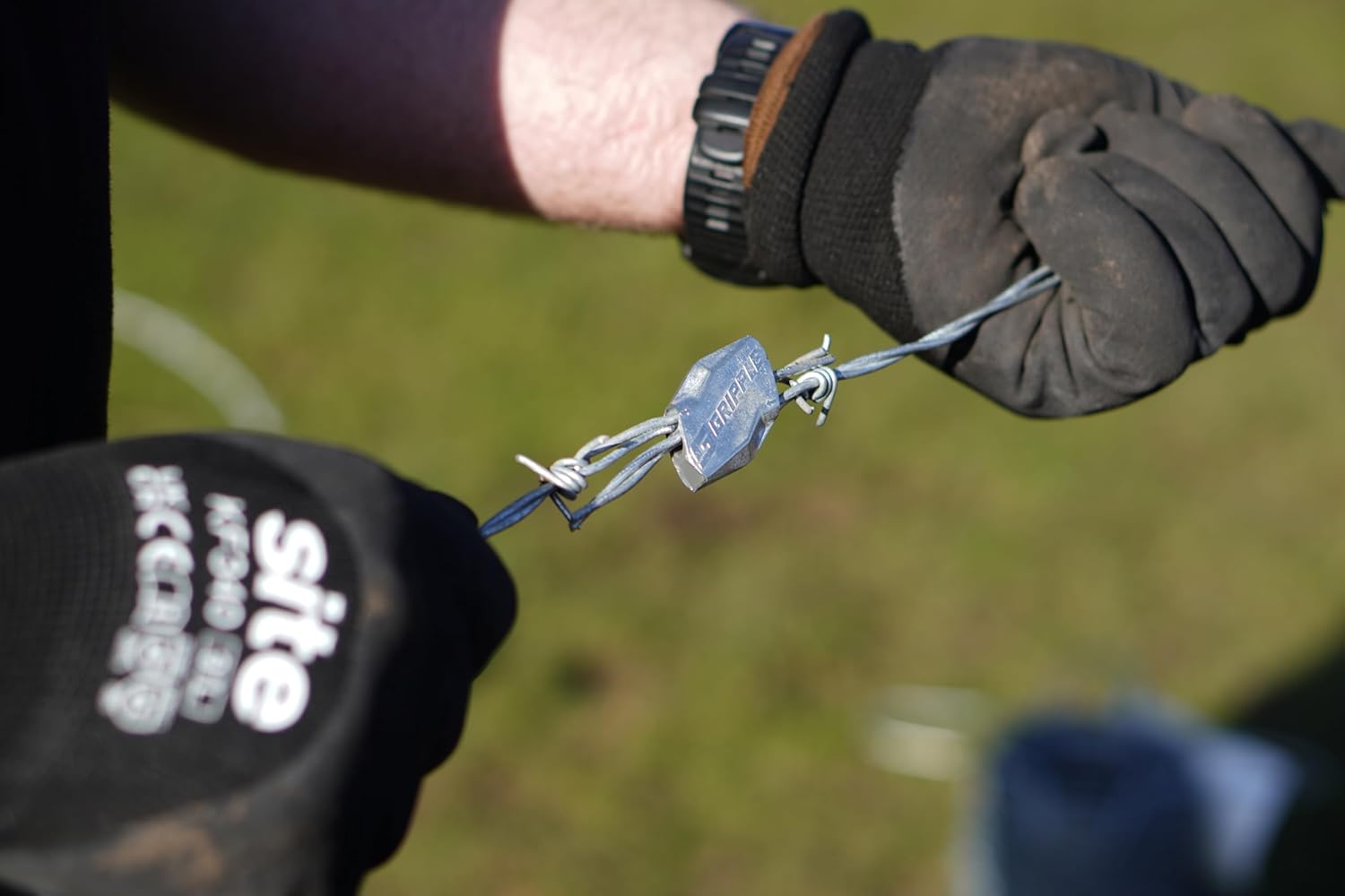 Gripple Barbed Wire Joiner for Fencing, Mild Steel (12.5 Gauge), Splice Tensioner - (20 Count)