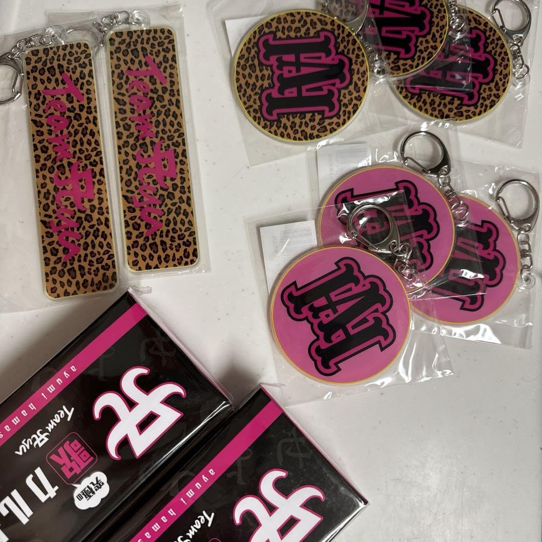 Amazon.co.jp: Team Ayu TA限定スクラッチ かるたキーホルダー : おもちゃ