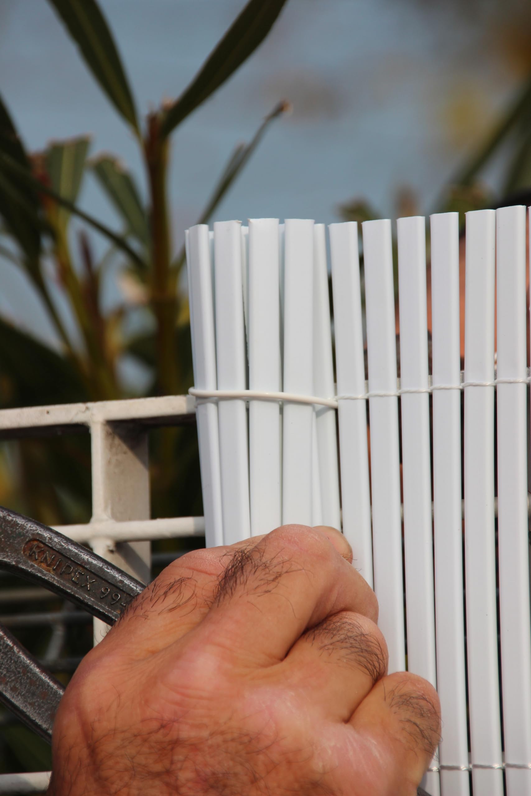Canniccio sintetico effetto bambù bianco schermante UV design moderno per balconi e giardino Rotolo 5 m, varie altezze – FENCESHOP - H. 100 cm