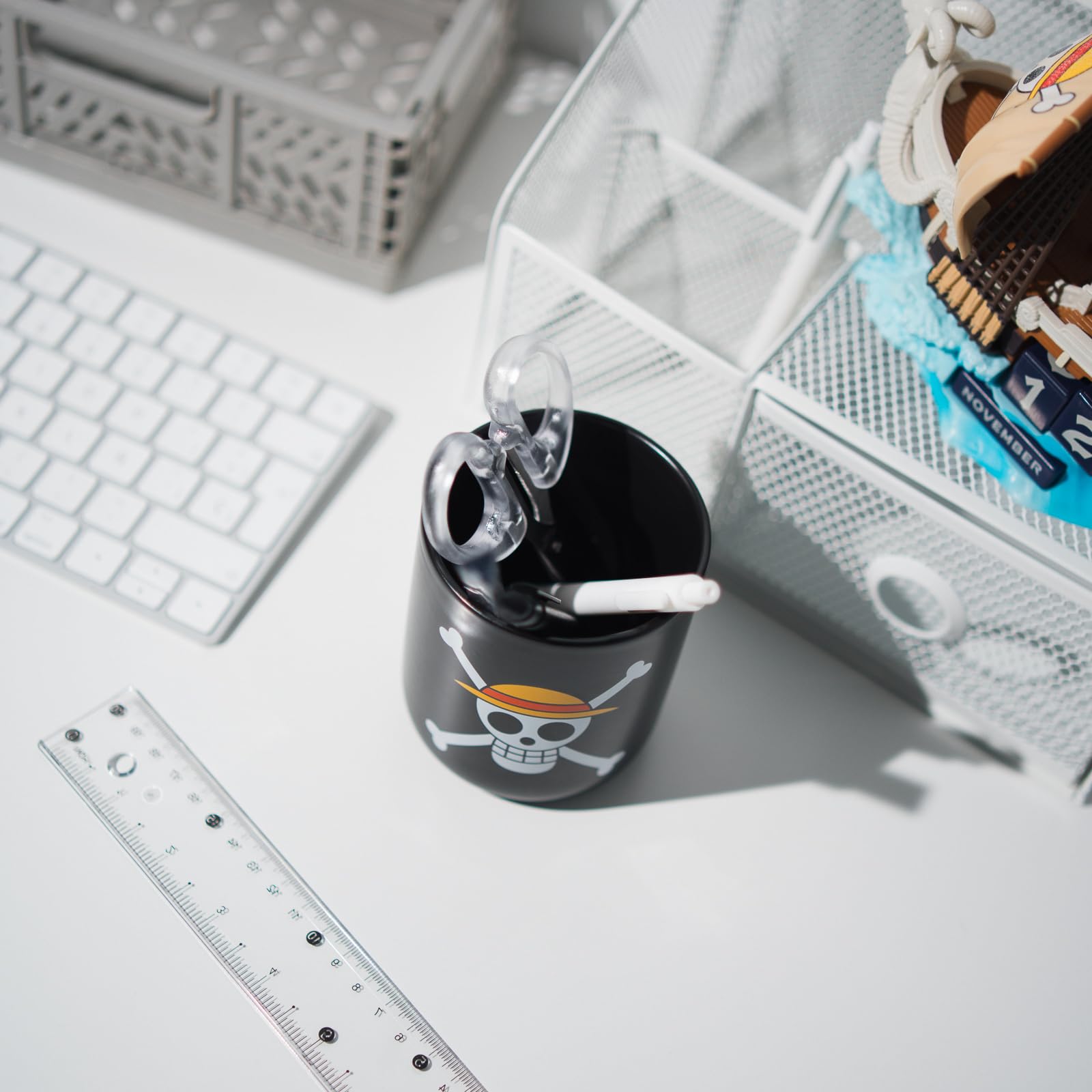 Grupo Erik Pen Holder For Desk - One Piece Manga Gifts | Ceramic Pen Pot, Pencil Pot, Pencil Holder, Desk Organiser | One Piece Merch, Stationery Gifts Under 15 Pounds - Image 4