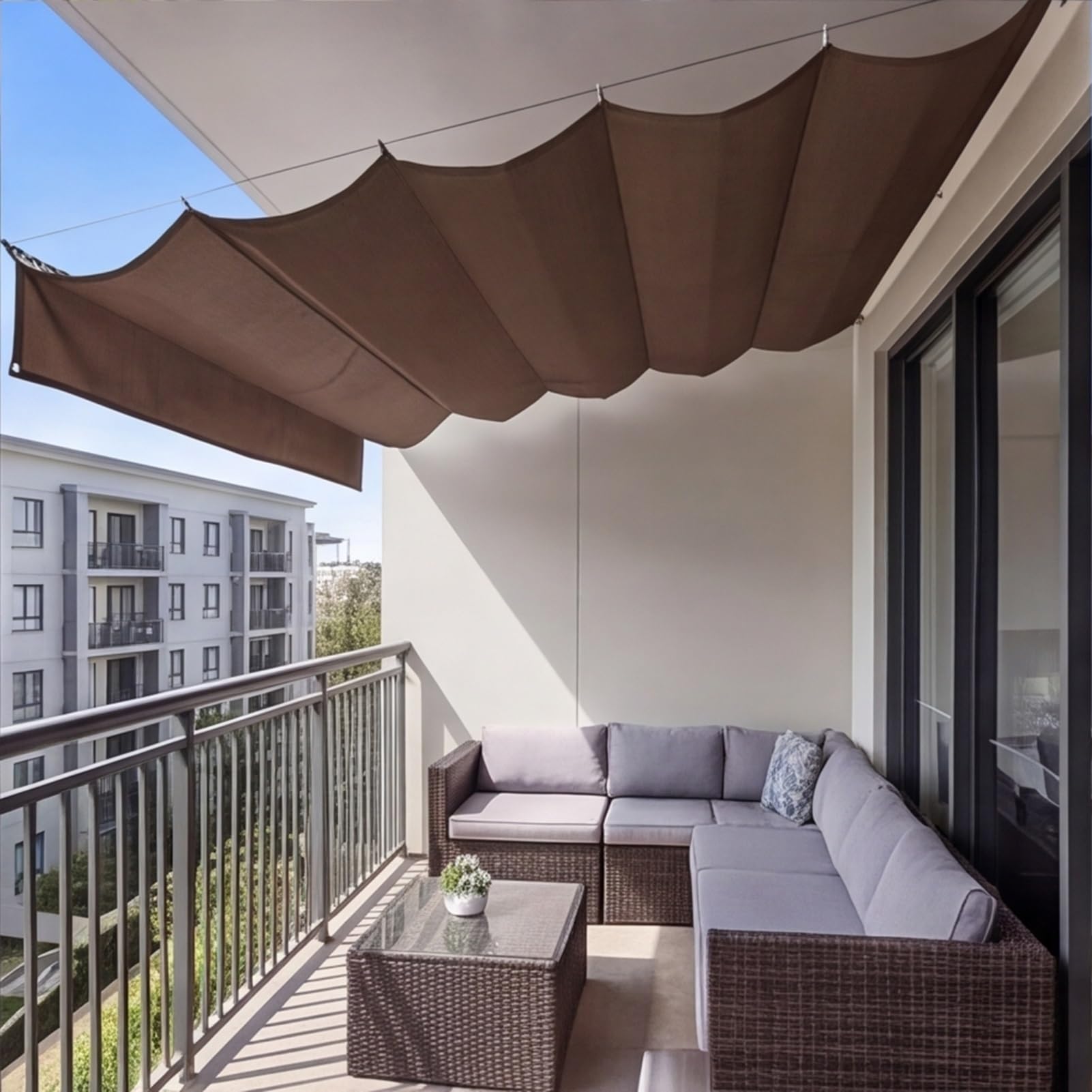 Chowany żagiel przeciwsłoneczny 4,1 x 5,5 m płótno PES wodoodporny markiza pergola regulowany wodoodporny ochrona UV INCL liny mocujące do tarasu, brązowy