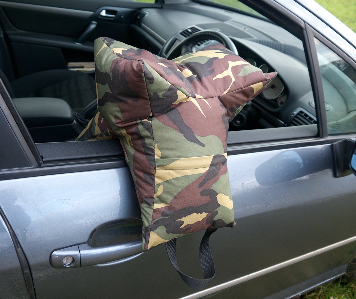 Grappler Kamera Sitzsack Vorgefüllte Version gefüllt mit leichten Styroporkugeln Woodland Camouflage Muster Linsenstütze für Wildlife Photography Polyestergewebe