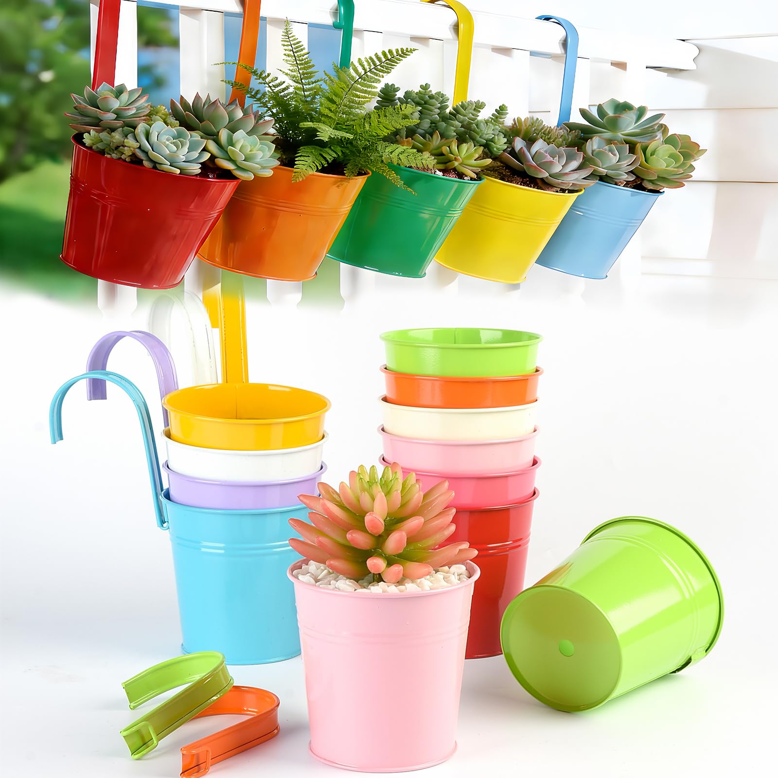 Pots de fleurs suspendus MeCids pour égayer une clôture ou une fenêtre terne