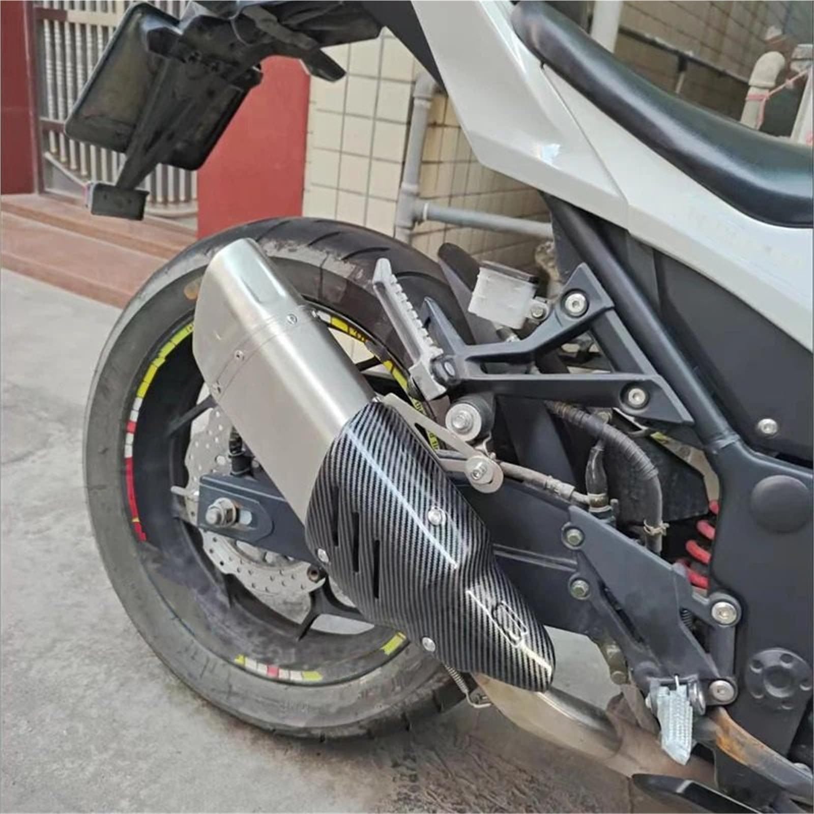 Osłona termiczna wydechu Uniwersalna osłona rury wydechowej motocykla z włókna węglowego, osłona termiczna, chroniąca przed oparzeniami