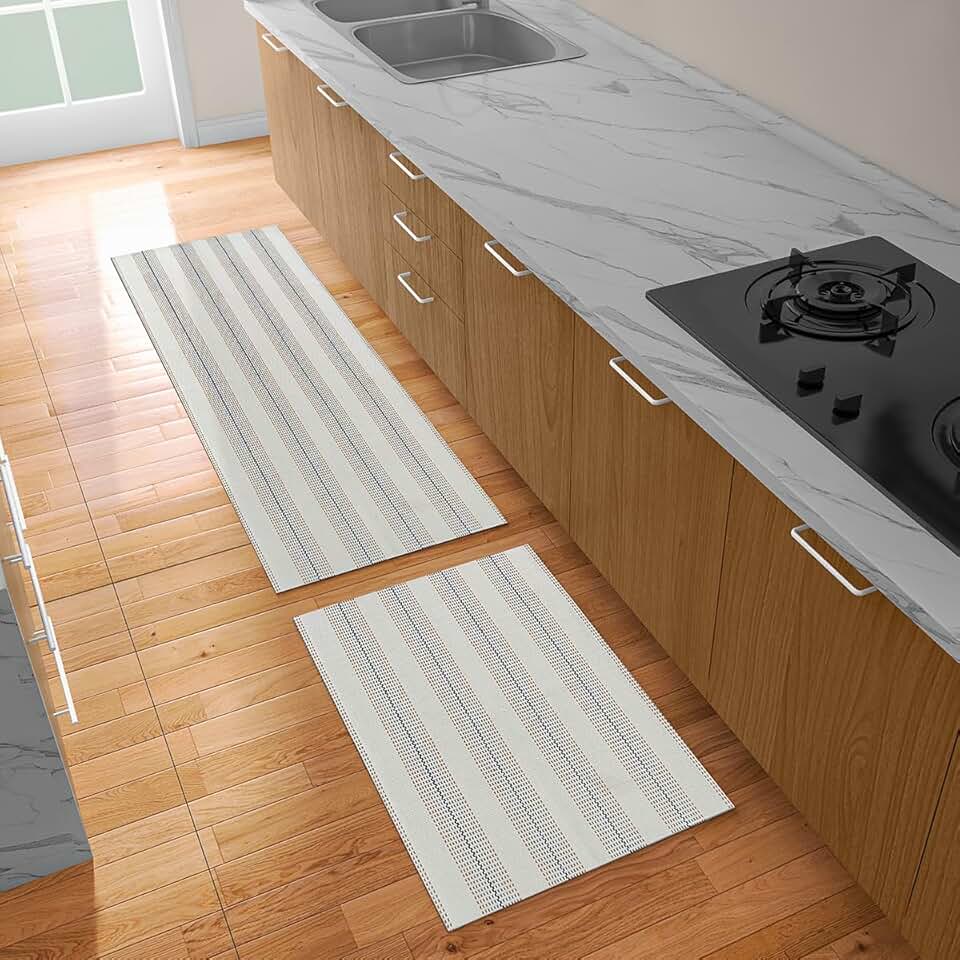 Kit Tapete Cozinha 2 Peças de Algodão com Antiderrapante Conjunto Passadeira 1,30m x 45cm Capacho 65cm x 45cm Trilho Cru Listrado Minimalista Rústico Lavável