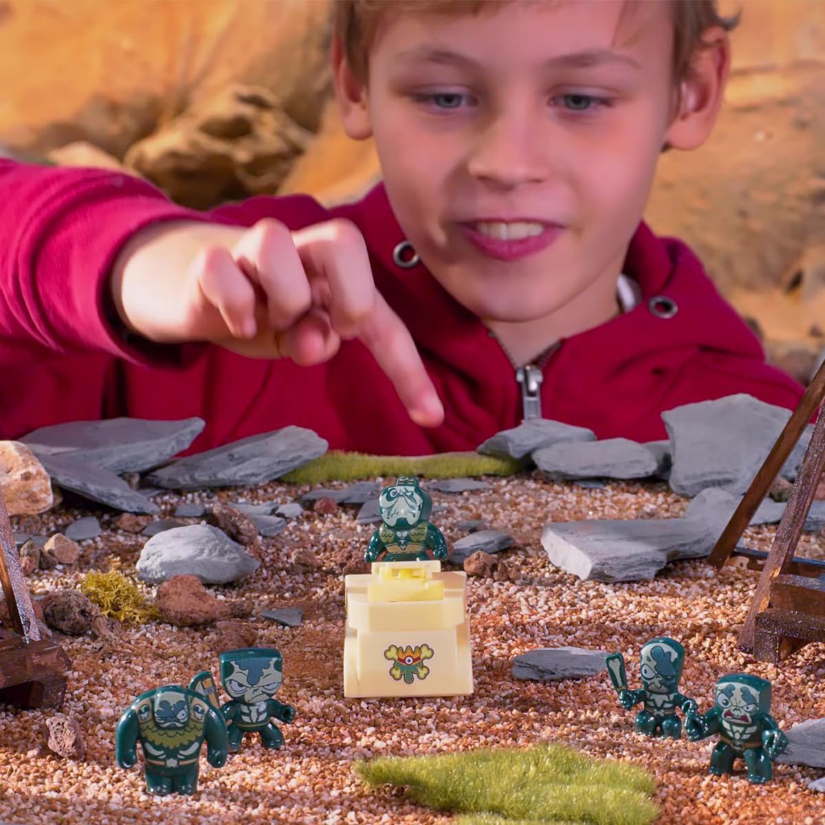 #sbabam, Wild Warriors World Battle Pack, Pack of 2 Packs of Warriors Toys with Weapons, Catapults and Other Accessories, Games for Children Aged 3 Years + 20 Surprises, 2 Different Tribes