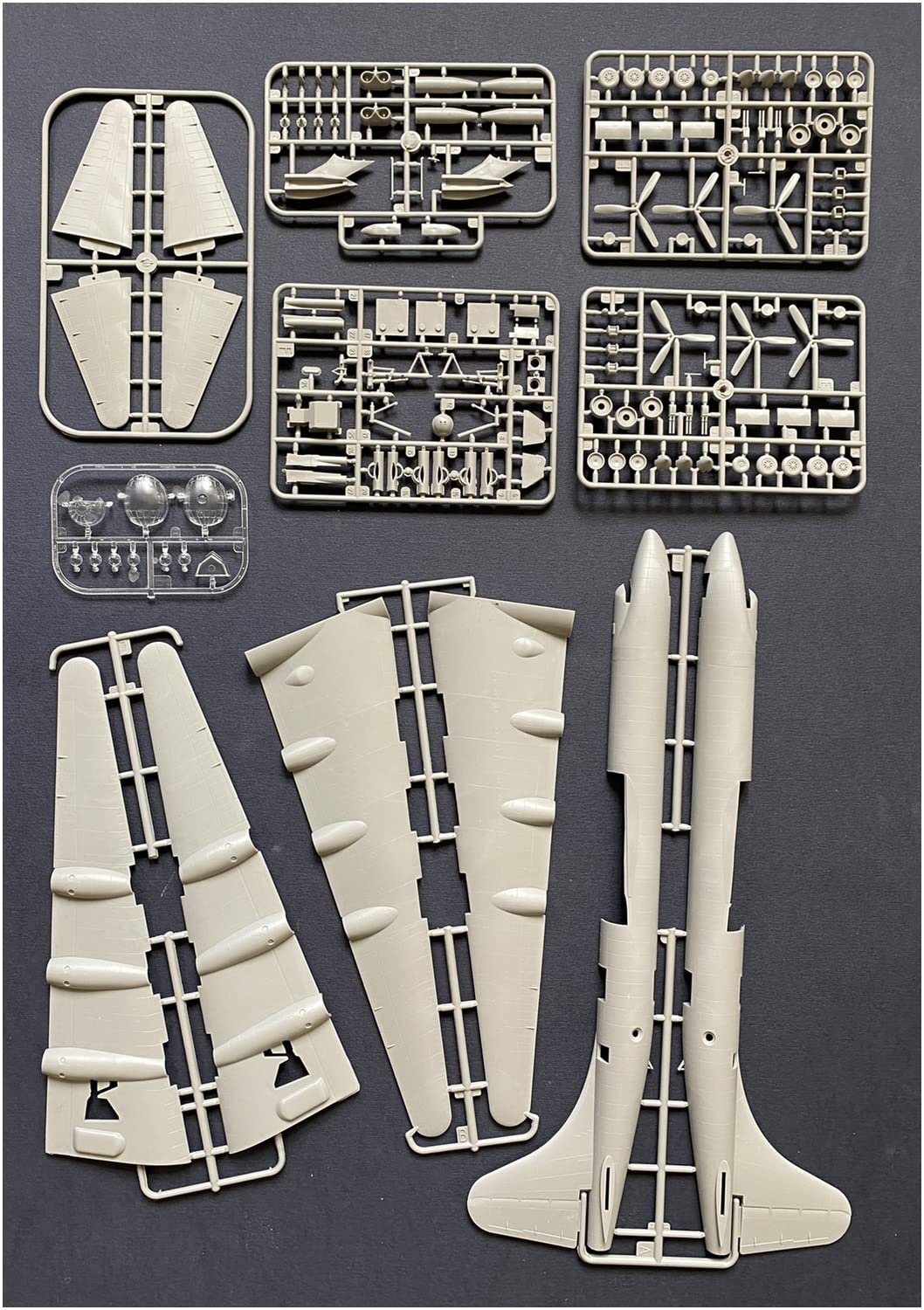 新品【激レア】日本未上陸！モデルご用達人気北欧ブランド⭐︎エリーピストル 新品 G002-5 拓意 XCARTOYS 1/64 Dongfeng Mengshi CSK181