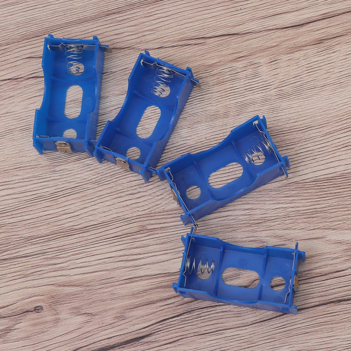 DOITOOL 8pcs Plastic D-Cell Battery Holder for Series Parallel Configuration Interlocking Tabs for Easy Setup Battery Case for Laboratory Use