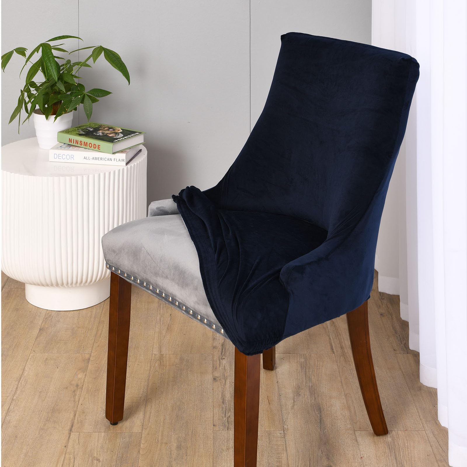 Generico Velvet Coprisedia Con Curve, Armless Elasticizzato Copri Sedie Mid-Century Modern per sala da pranzo e banchetti Bianco confezione da 4