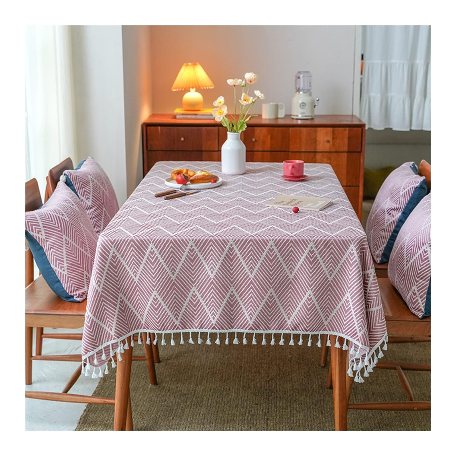 Nappe 140x300 cm lavable pour protéger et décorer votre table à manger avec style