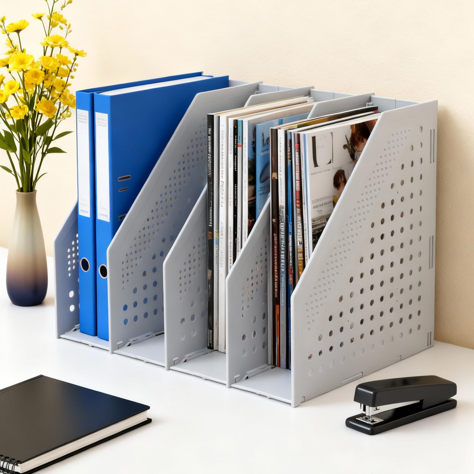 2 Stück 33,3 x 25,5 x 24,3cm Hellgrau Faltbarer Stehsammler, Zeitschriftenhalter Kunststoff mit 4 Fächer, Schreibtisch Organizer für Schreibtisch, Bücherregal und Racks