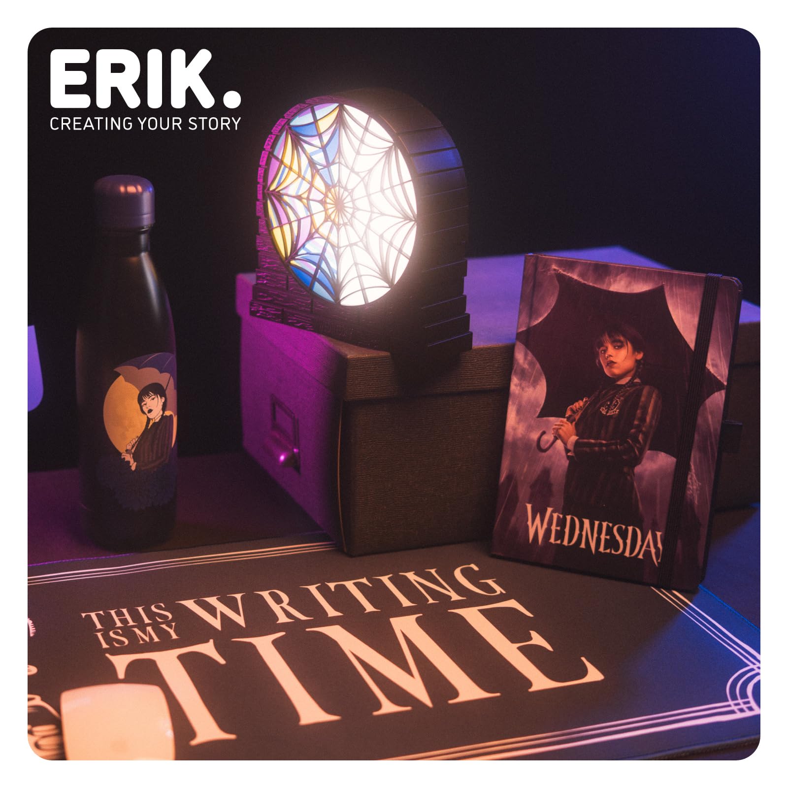 Grupo Erik Lampada Mercoledì Addams - Lampada da Comodino o da Tavolo LED Gaming con Cavo USB o Batterie AAA | Luce Notturna Wednesday Addams 16,7 x 17 x 4,7 cm