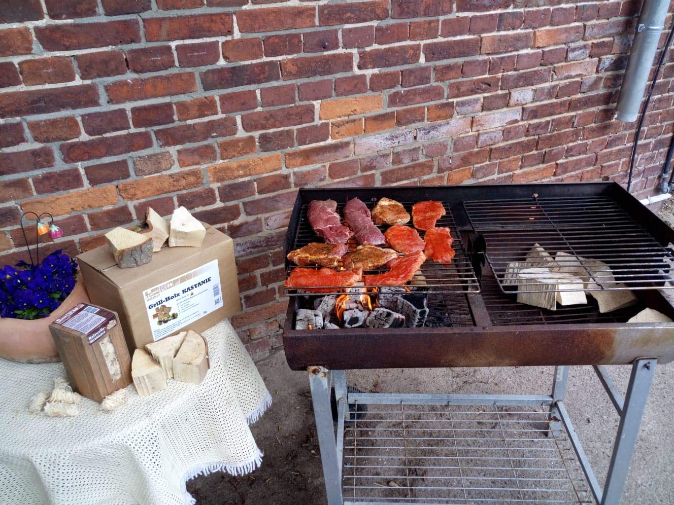 Landree® BBQ Grillholz Kirsche 3,5KG – die (saubere) Alternative zu Holzkohle oder Grillbriketts - sicher - ökologisch – aromaintensiv vom Holzhof aus Schleswig-Holstein