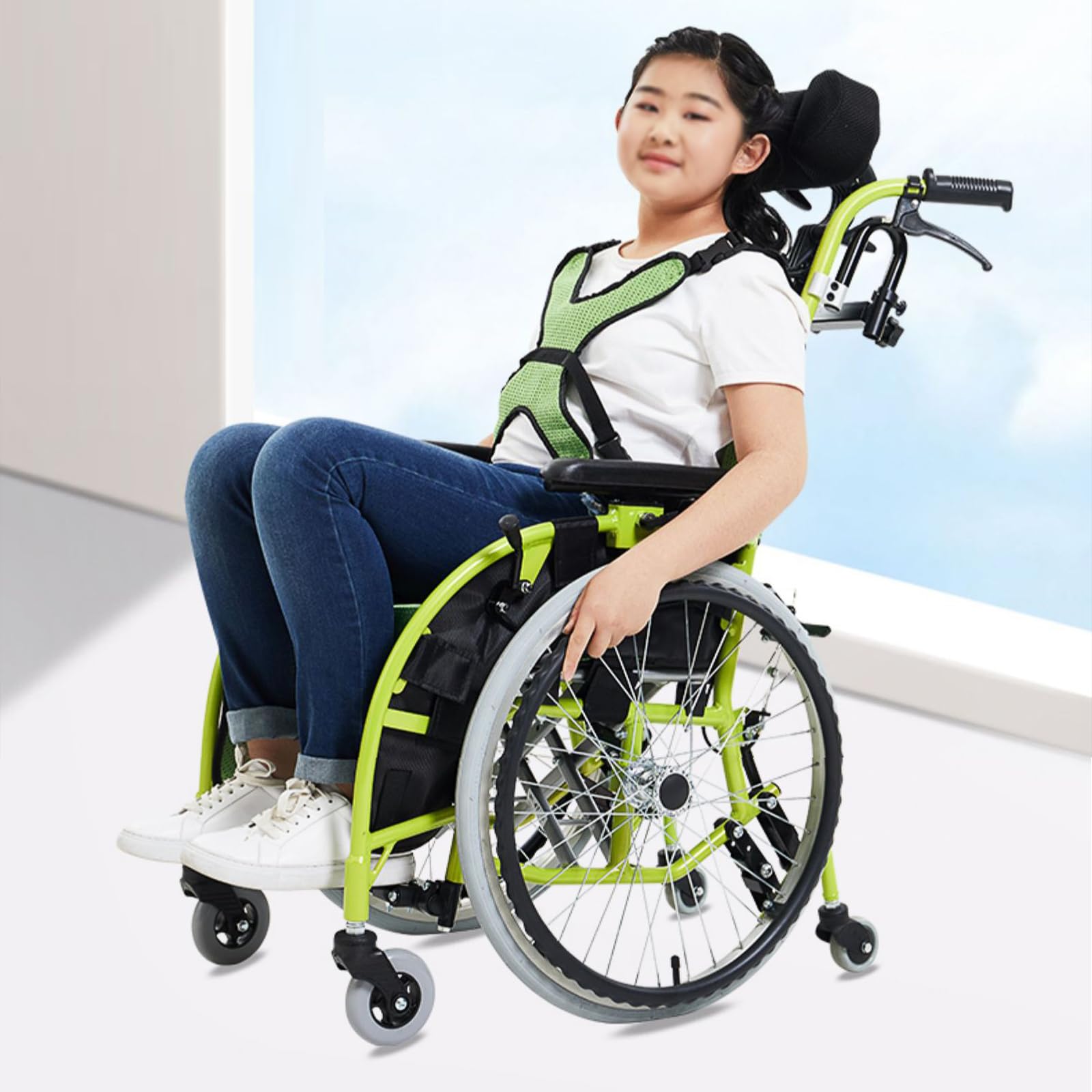 Silla de ruedas plegable, aleación de aluminio ligera, reposapiés basculante, frenos de mano, prevención de inclinación trasera