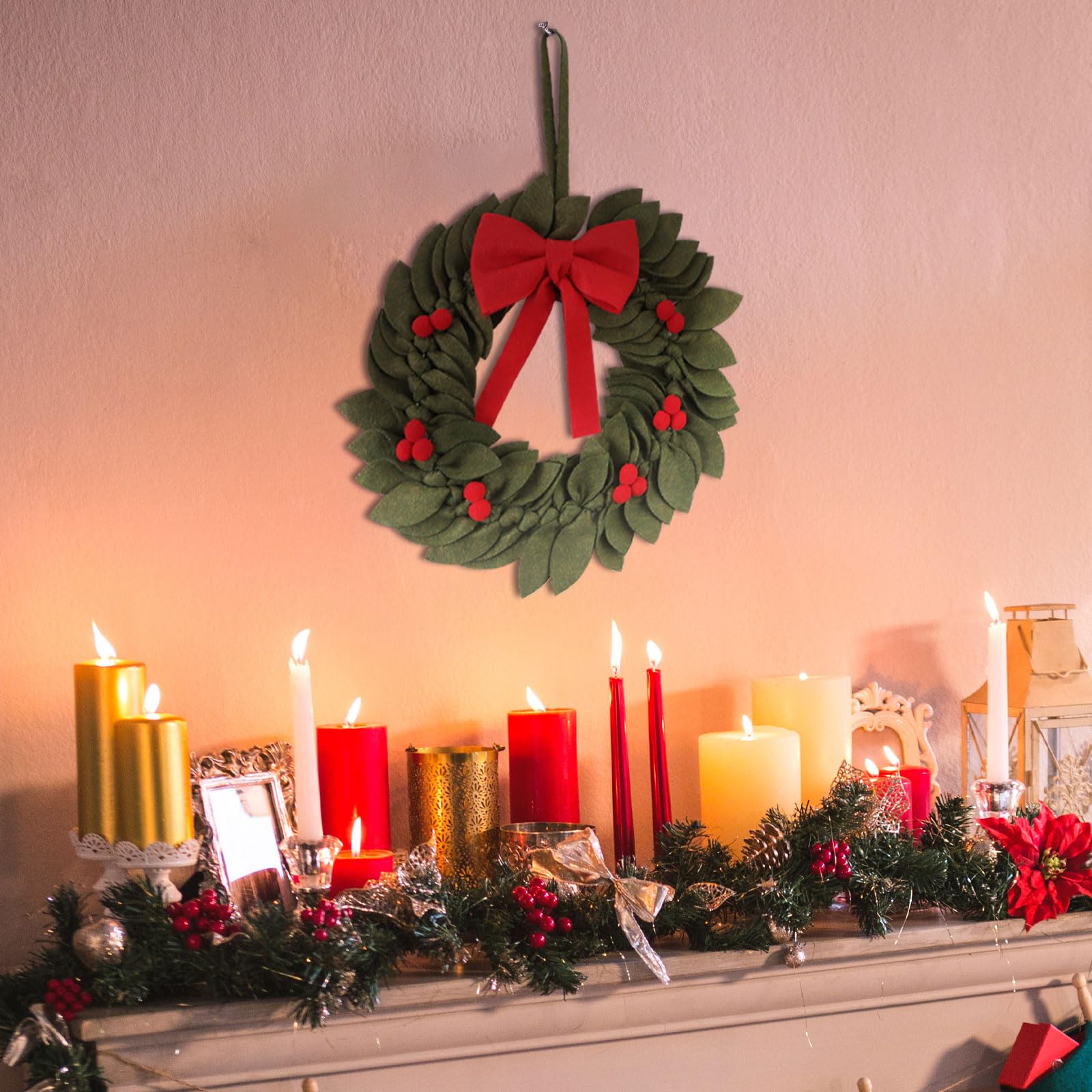 BETESSIN Türkranz Weihnachten - Filz Weihnachtskranz mit roter Schleife - Weihnachtsdeko Tür - Origineller Weihnachtskranz für Tür, Fenster, Wand - Skandinavische Deko Weihnachten - Grün, ⌀28cm