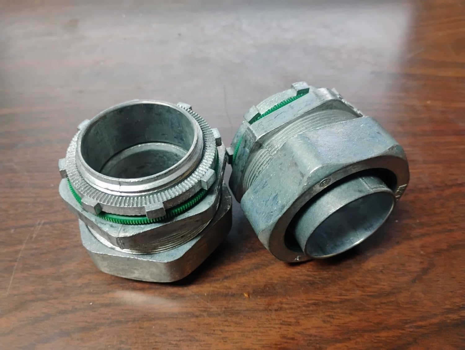 434-LT2 1-1/2 Inch Connector Fitting Die-Cast Zinc Box of 2