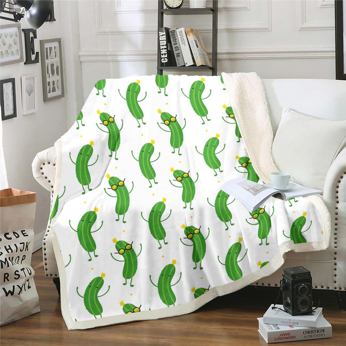 Kids Cute Pickles Fleece Blanket Funny Green Cucumbers Twin Size Blanket,Cartoon Pickles Vegetable Theme Throw Blanket Hand Drawn Doodle Style Bed Blanket for Teen Boys Youth, Green Yellow White