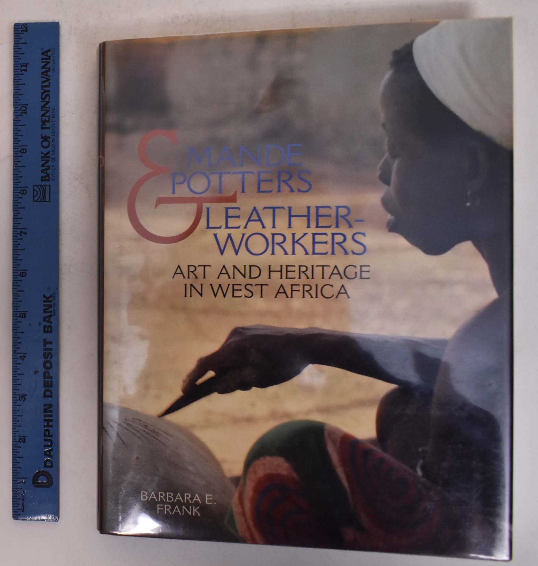 Mande Potters & Leatherworkers livre sur l'artisanat d'Afrique de l'Ouest