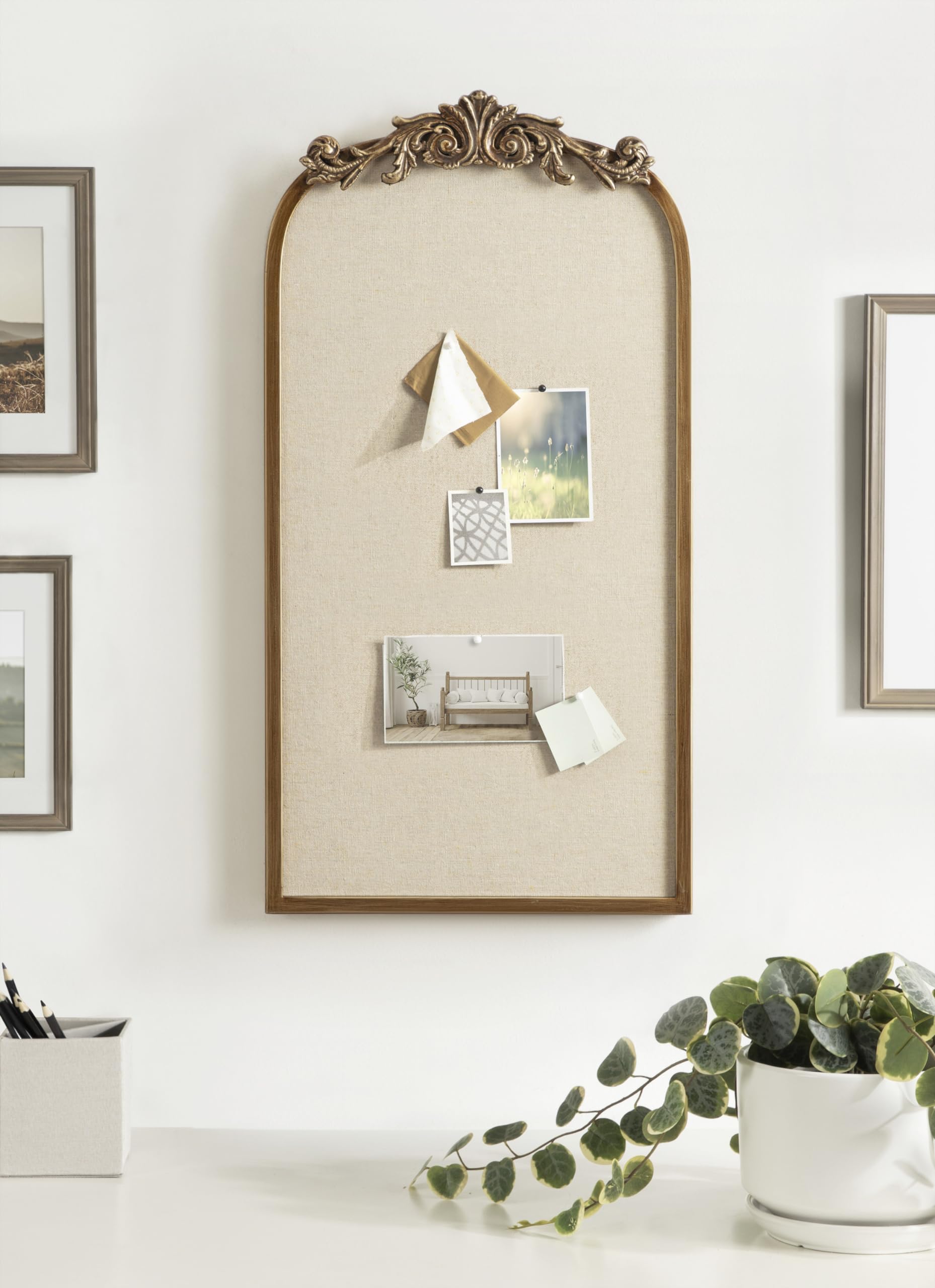 Amazon | Kate and Laurel Arendahl アーチピンボード;ゴールド