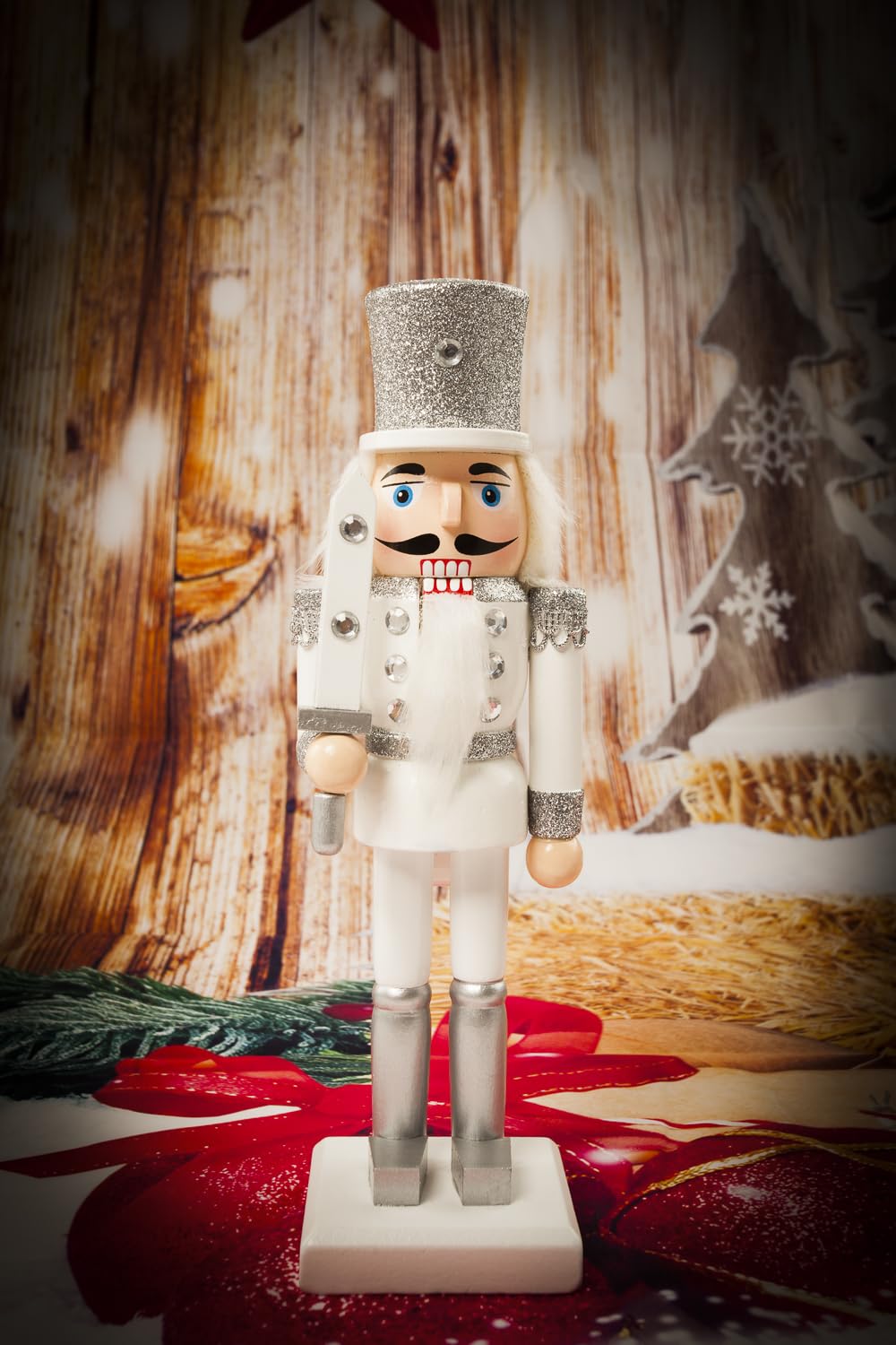 Casse noisette résine blanc et or - La Maison du Père Noël