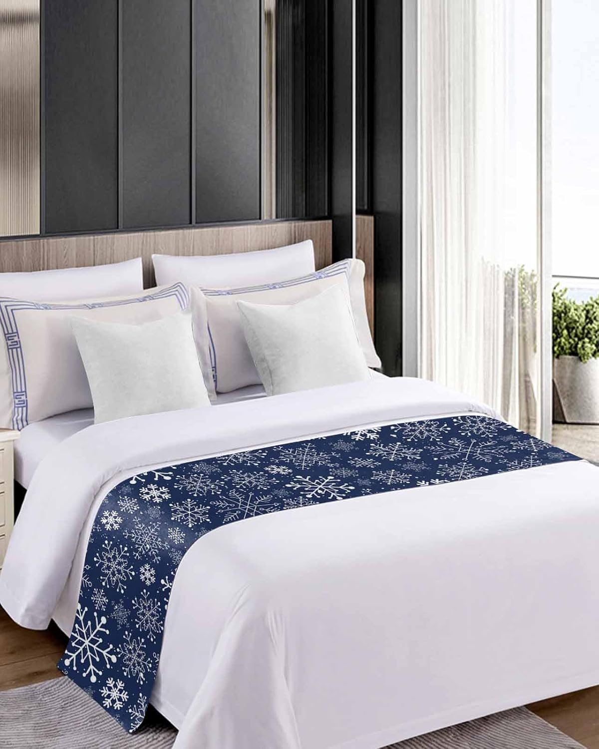 DecorLovee Navy Blue Snowflake Christmas Bed Runners for Cal King Size Bed, Decorative Bed Throws for Foot of Bed, Xmas Snowflake Bed Runner Sofa Throw Bedding Scarf Protector Slipcover for Bedroom