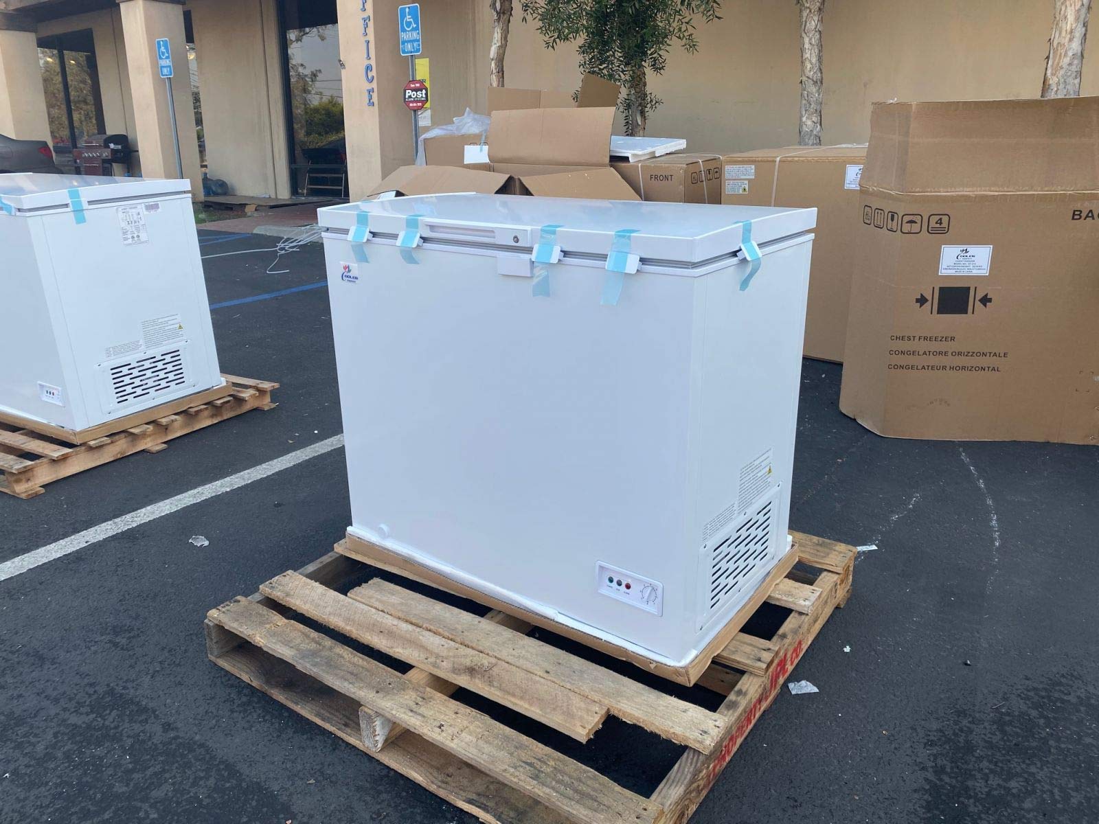 Commercial Freezer Chest Freezer 7 Cuft 33" Width Nsf Restaurant White Solid Flat Top W/Storage Baskets Xf-215 on Fridge.com - View 2