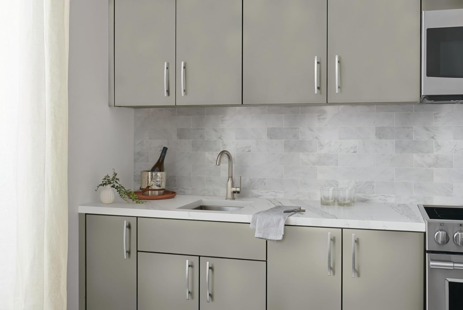 Peerless Ezra Bar Faucet Black, Bar Sink Faucet Single Hole Chrome, Wet Bar Faucets, Prep Sink Faucet, Faucet for Bar Sink, Matte Black P1871LF-BL