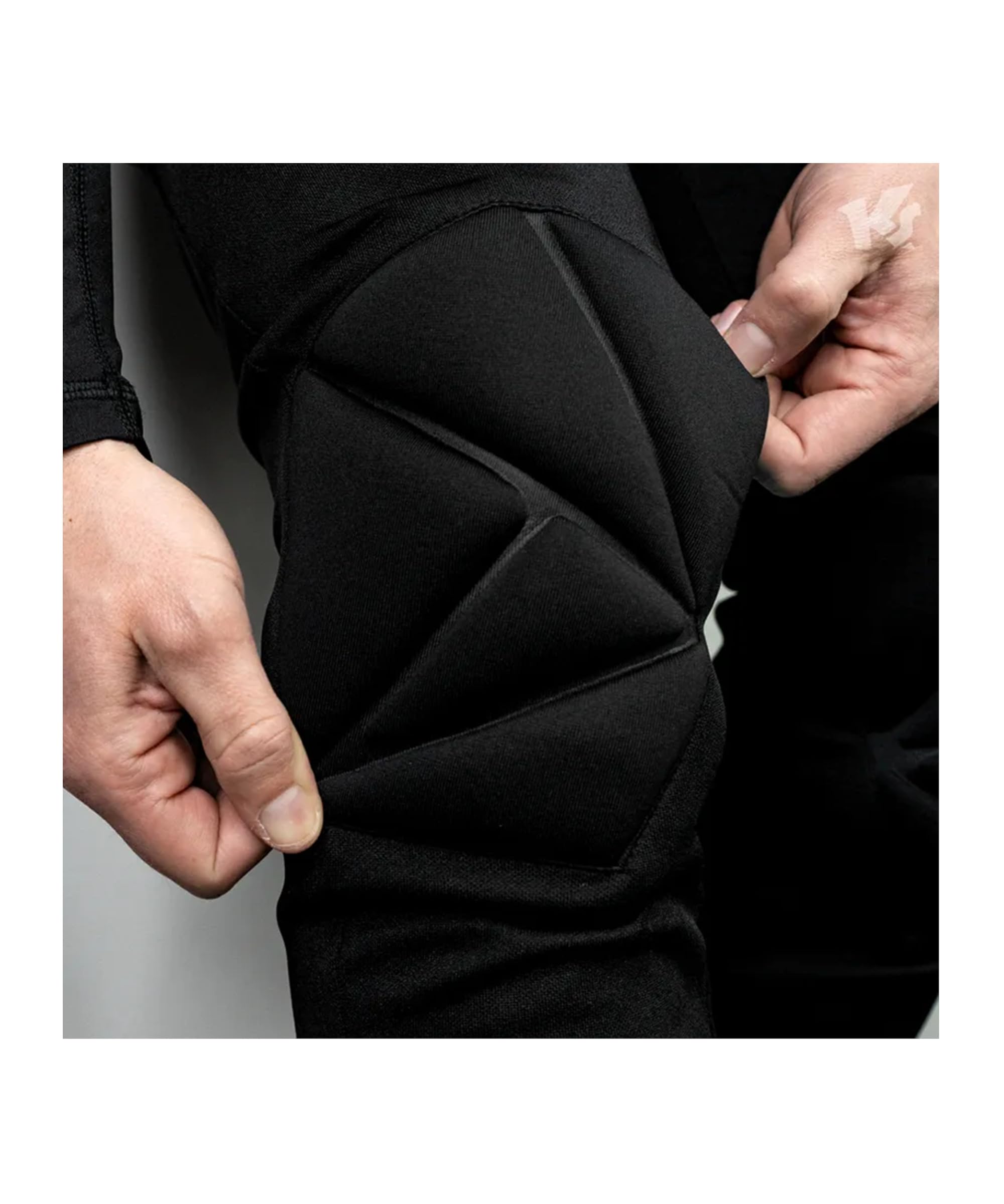KEEPERsport - gepolsterte Profi Torwarthose - für Erwachsene und Kinder - Torwartkleidung für Training und Spiel - Größe 128-XXL - Farbe schwarz