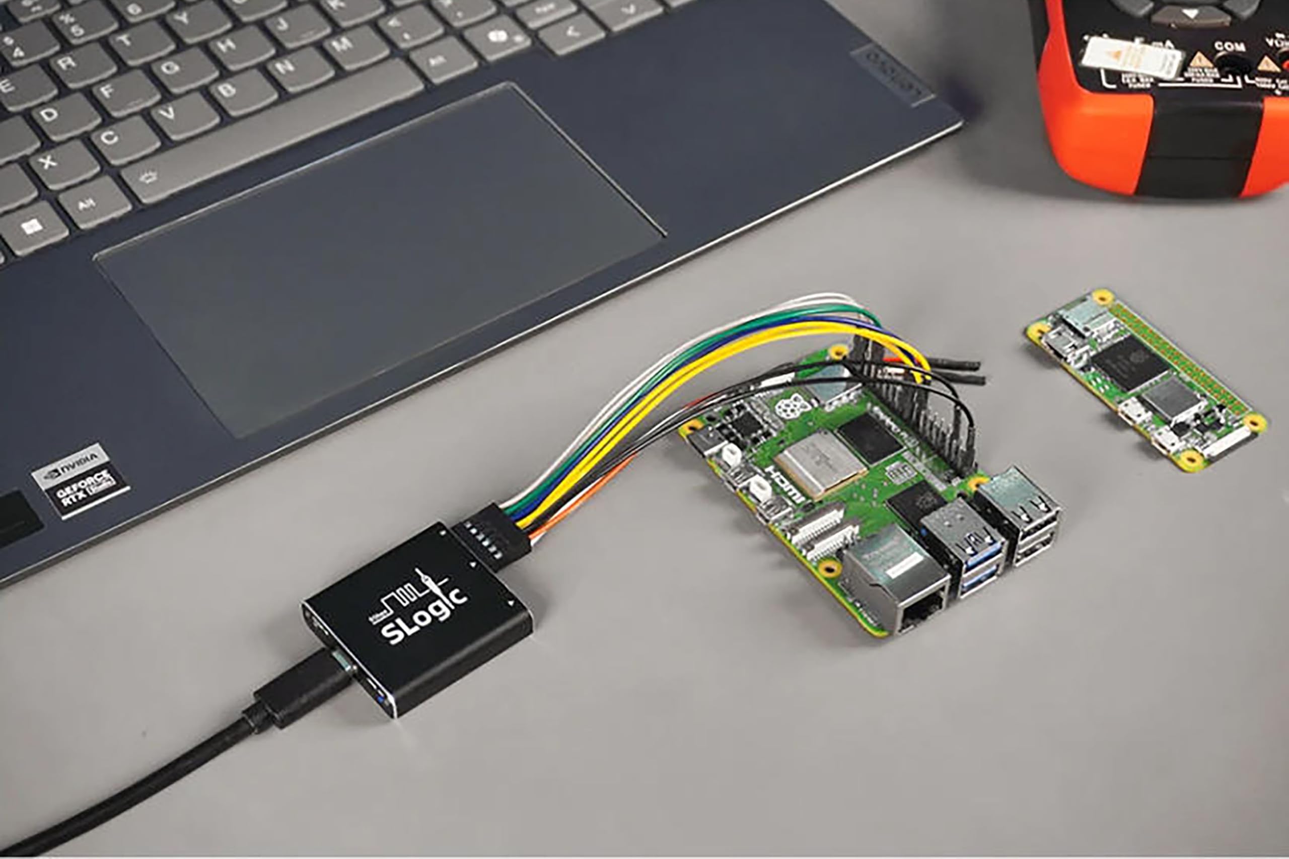 Sipeed SLogic16U3 16-Kanal Logikanalysator, 800M Abtastrate, 5Gbps USB3 Super-Speed, Einstellbare Schwelle für Win MAC Linux mit Anschlusskabel (Advanced Package)