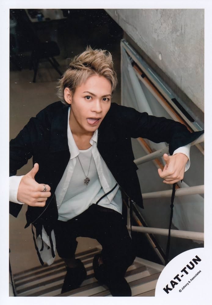 Amazon.co.jp: KAT-TUN 公式生写真 （上田竜也）KA00092 : Toys & Games