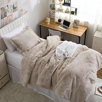طقم لحاف مزدوج كبير الحجم من Coma Inducer I Am Bed Serious - لون كريمي بني