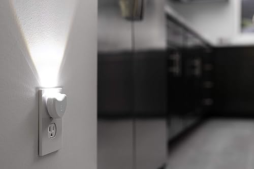 Miniatura 10 de GE - Luz nocturna LED giratoria, enchufable, foco direccional de 360, sensor del atardecer al amanecer, certificado UL, eficiencia energética, ideal